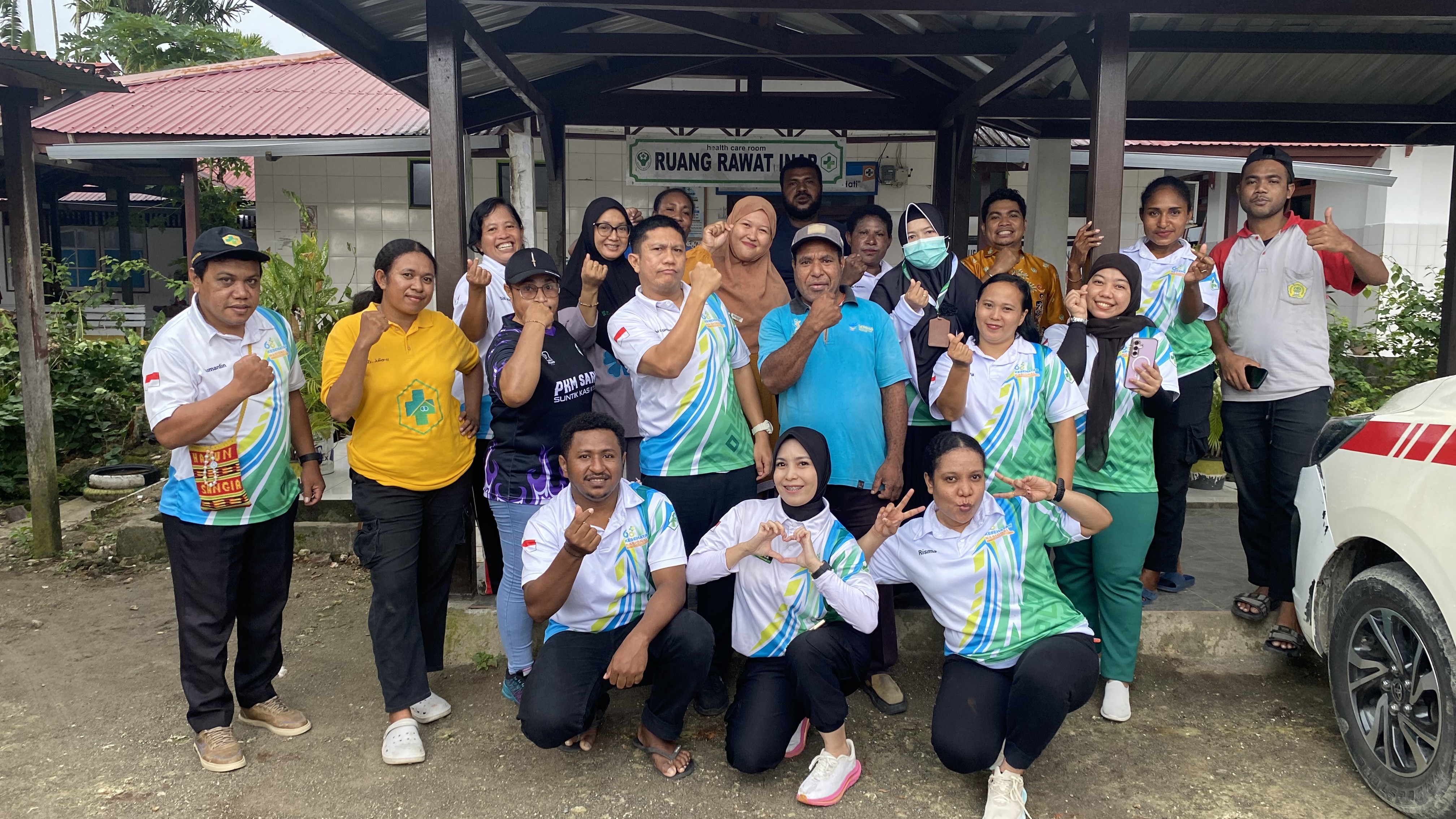 Semangat Hidup Sehat Lewat Senam Bersama di Puskesmas Sarmi