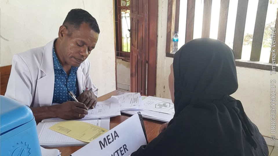 Pelaksanaan Kegiatan Integrasi Layanan Primer (ILP) dan Cek Kesehatan Gratis (CKG) di Balai Kampung Kiren oleh Puskesmas Bonggo