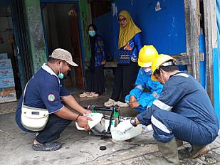 Dinas Kesehatan dan Puskesmas Sarmi Laksanakan Pengendalian Vektor Demam Berdarah di Kelurahan Sarmi Kota