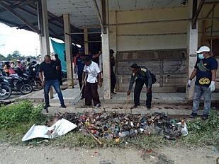 KERJA BAKTI DI PASAR SENTRAL MARARENA PERINGATI HARI LINGKUNGAN HIDUP SEDUNIA