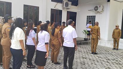 Apel Rutin Senin Pagi Dinkes Sarmi Tekankan Disiplin ASN dan Evaluasi Program