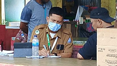 Puskesmas Sarmi Gelar Cek Kesehatan Gratis di Pasar Sentral Mararena
